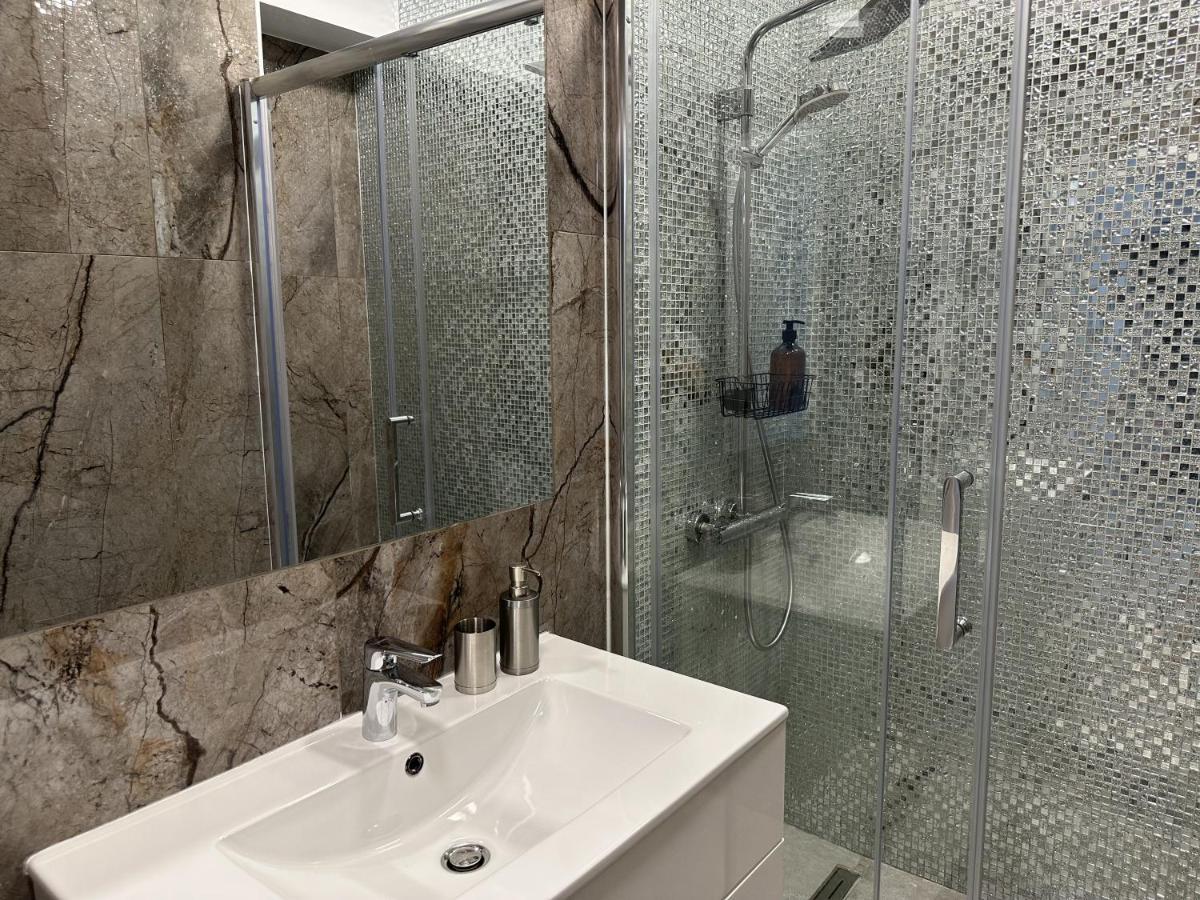Apartament In Suceava, Zamca Apartment Ngoại thất bức ảnh